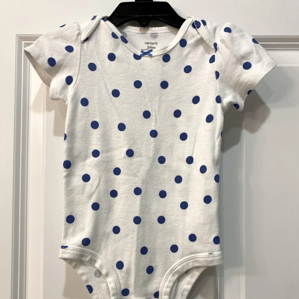 Carter’s 24 month short sleeve onesie